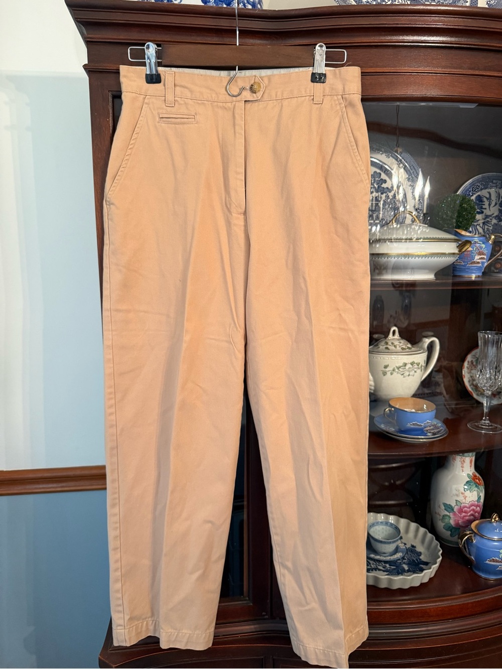 Women’s Bill Blass Khakis Size 6 100% cotton